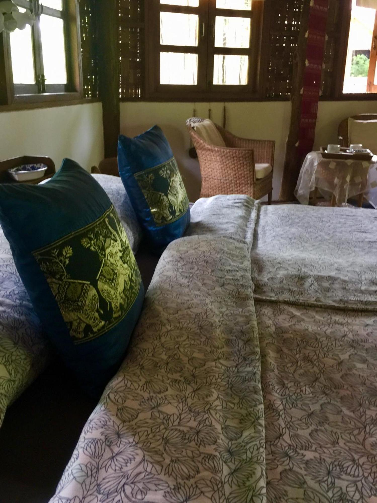 Sang Tong Huts Hotel Мае Хонг Сон Екстериор снимка