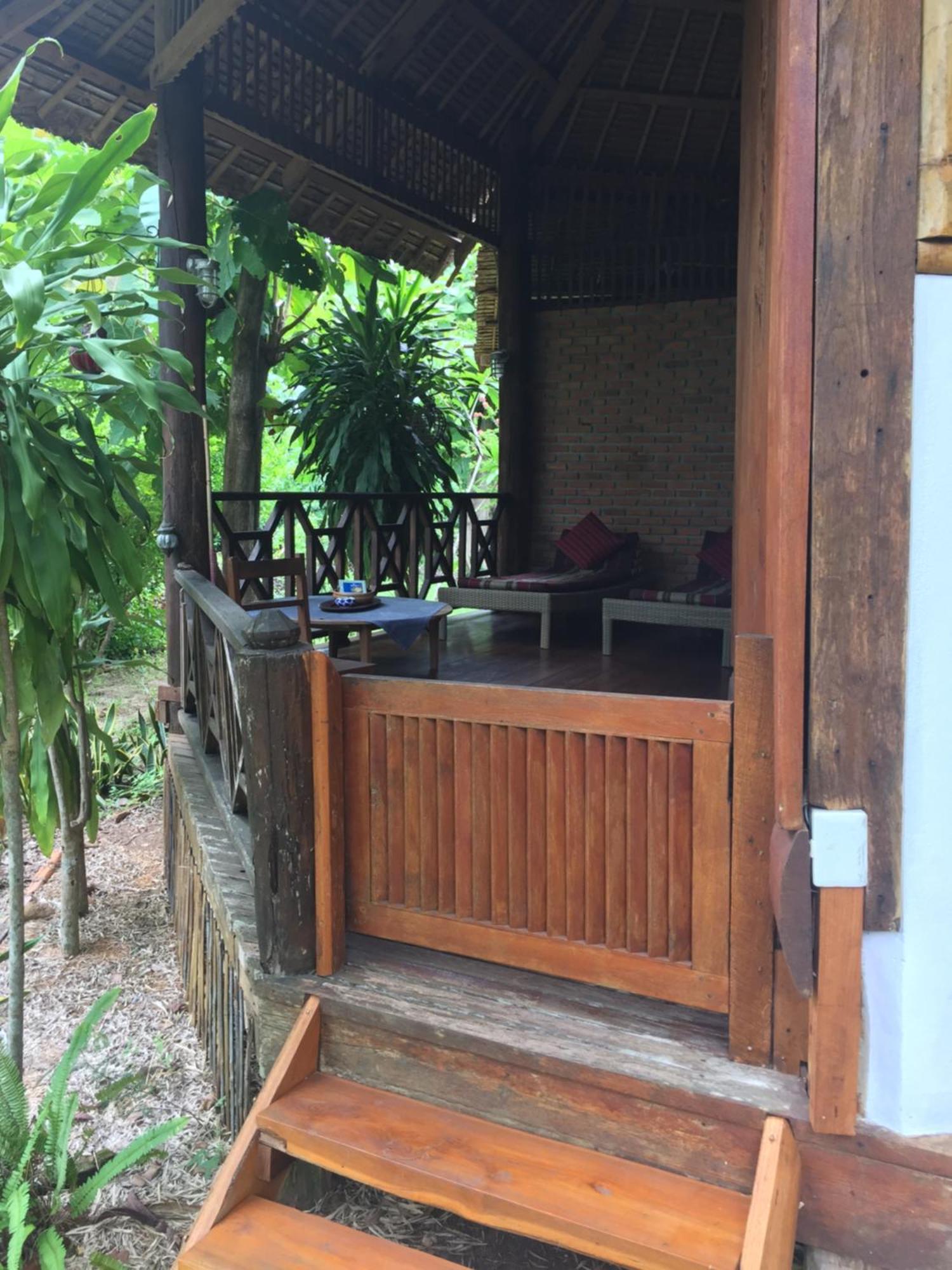 Sang Tong Huts Hotel Мае Хонг Сон Екстериор снимка