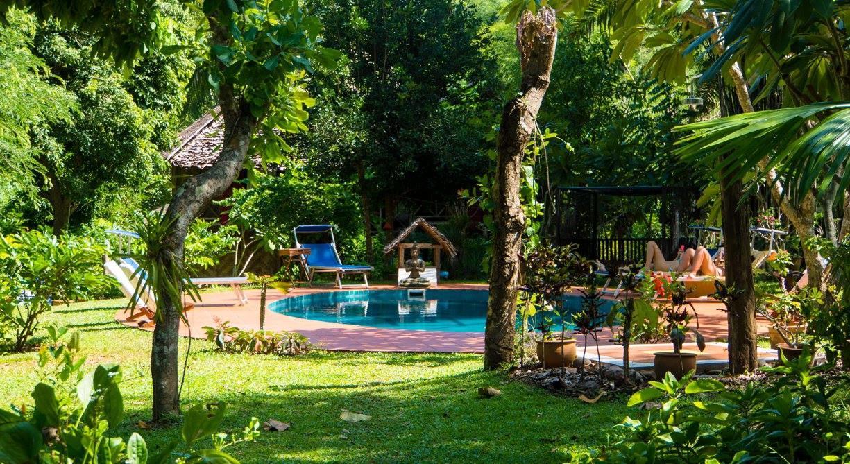 Sang Tong Huts Hotel Мае Хонг Сон Екстериор снимка