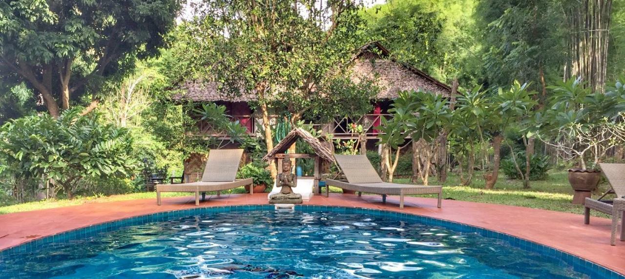 Sang Tong Huts Hotel Мае Хонг Сон Екстериор снимка