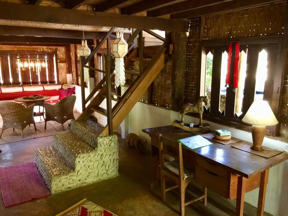 Sang Tong Huts Hotel Мае Хонг Сон Екстериор снимка