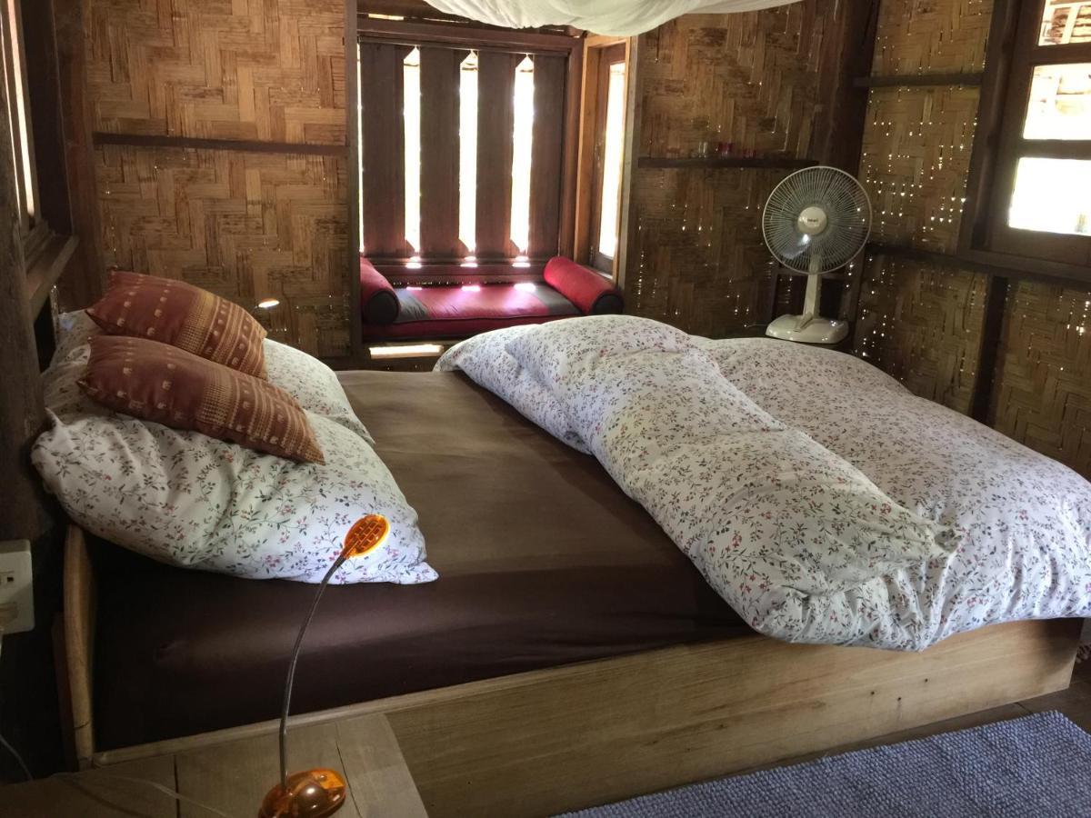 Sang Tong Huts Hotel Мае Хонг Сон Екстериор снимка