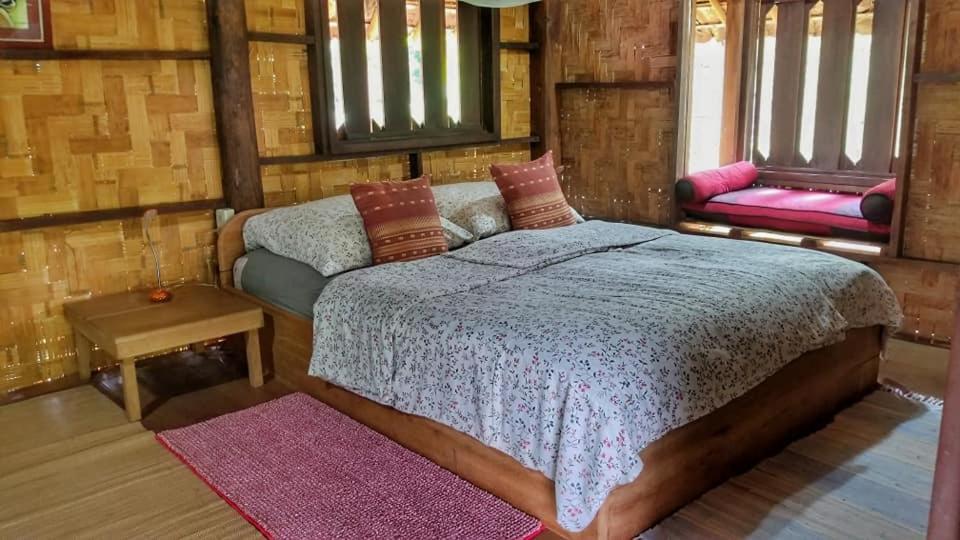 Sang Tong Huts Hotel Мае Хонг Сон Екстериор снимка